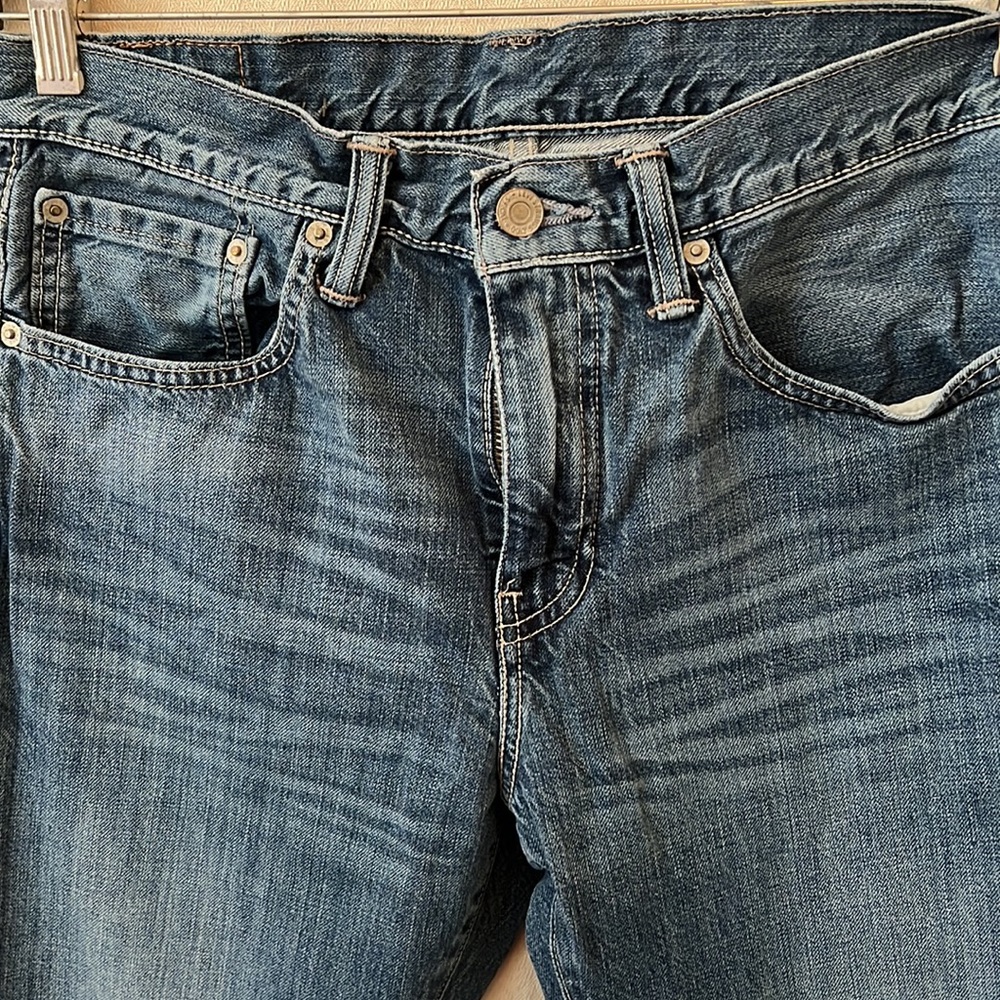 Levi’s 513 Slim Blue Jeans. Size W32 L34